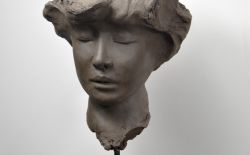 sontrop-chloe-sculpture